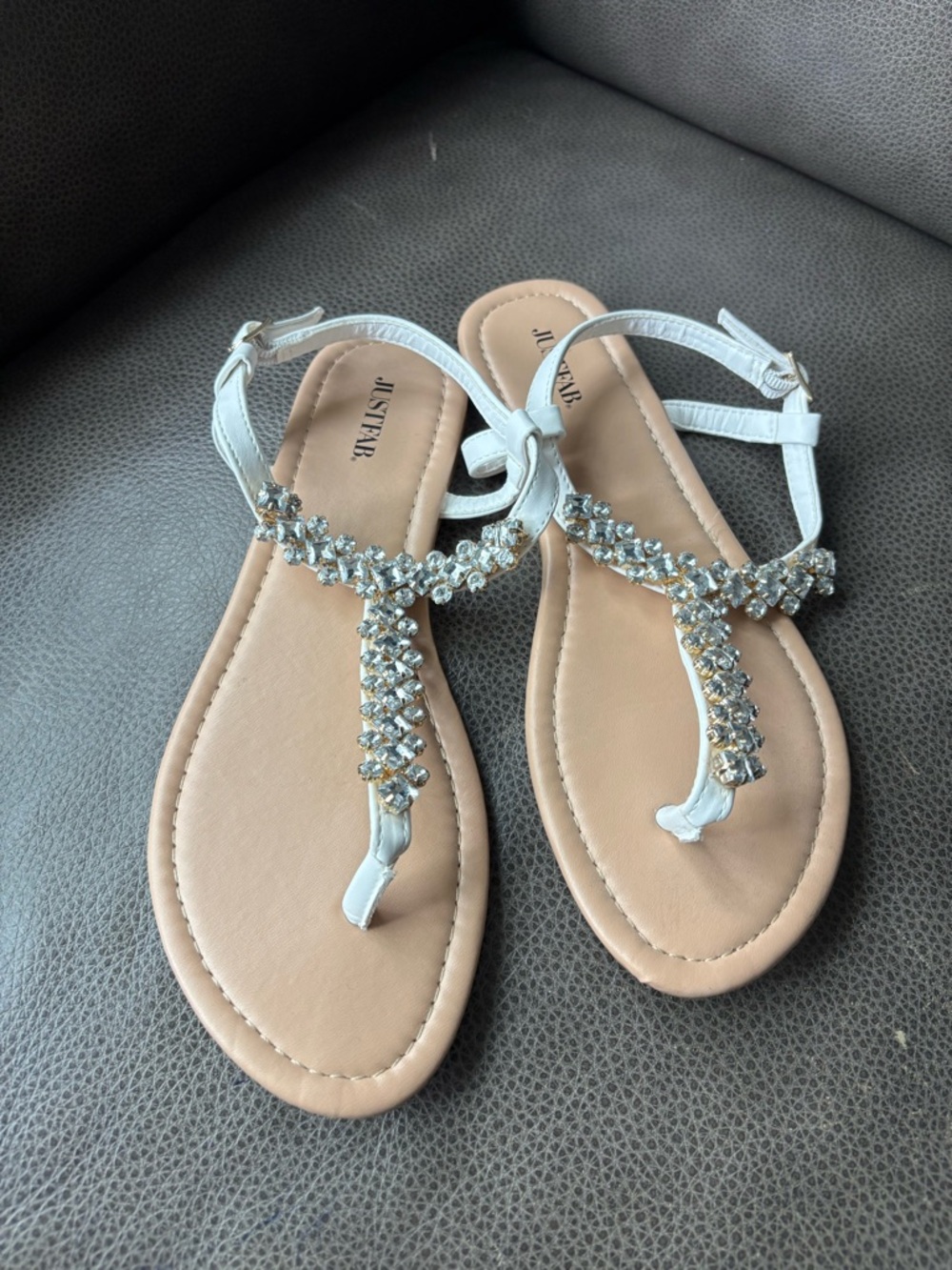 JustFab 7.5 White Crystal T-Strap Sandals for Women Prom Formal Wedding